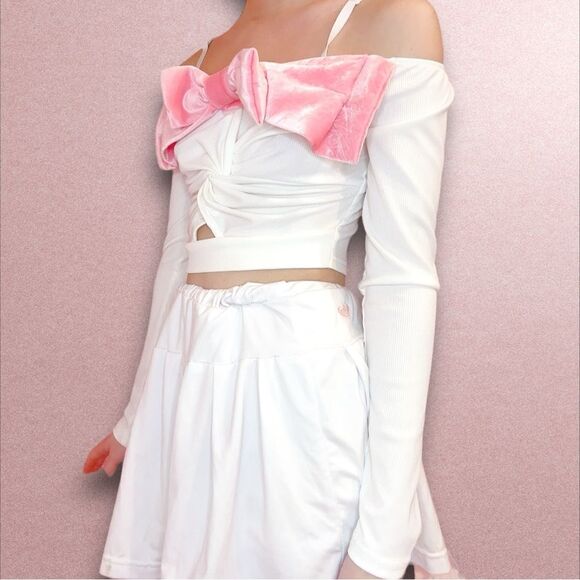 Chic Chinese Y2K Long Sleeved Crop Top with Giant Bow Size Small - Picture 3 of 4